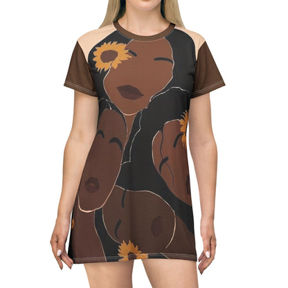 Braunhäutiges bedrucktes T-Shirt-Kleid für Mädchen 